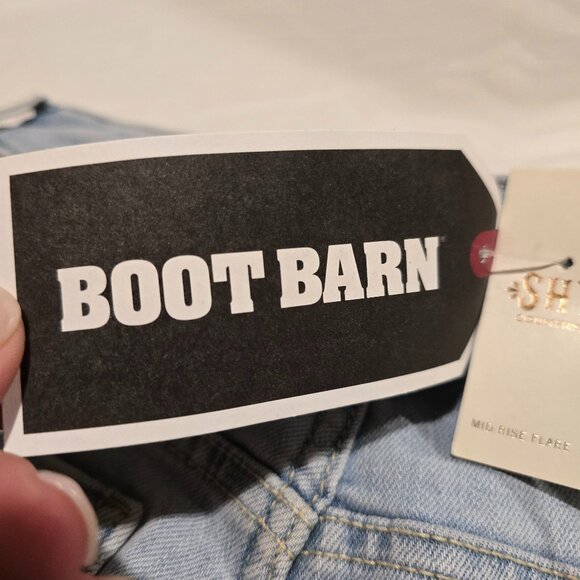 NWT Shyanne Country Wear Mid Rise Flare Distressed Jeans 28 Regular x 34 Long - Picture 6 of 16